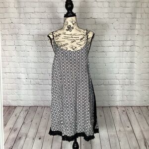 738. Hurley Black & White Sundress / Cover-Up EUC Size Large